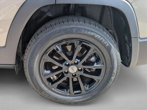 Used 2021 Jeep Cherokee Latitude Lux AWD/4WD image 8