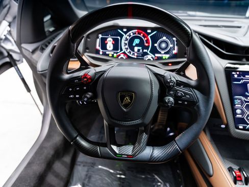 Used 2024 Lamborghini Revuelto AWD/4WD image 67