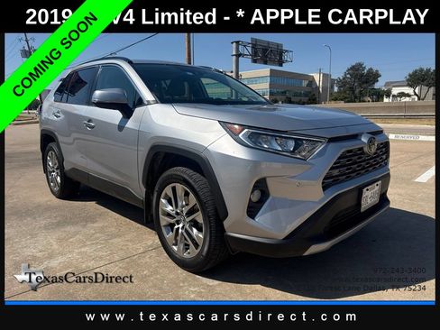 Used 2019 Toyota RAV4 Limited w/ Cold Weather Package FWD image 3