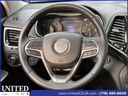 Used 2019 Jeep Cherokee Limited image 20