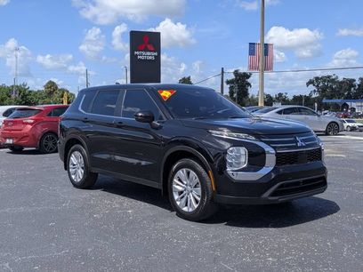 Used 2025 Mitsubishi Outlander ES