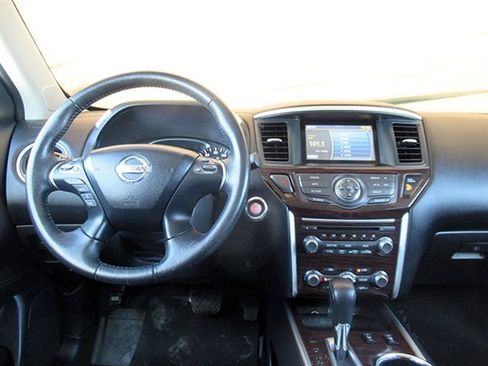 Used 2014 Nissan Pathfinder SL w/ SL Premium Package image 19