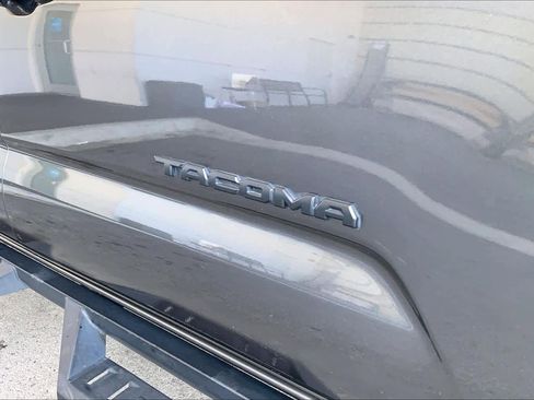 Used 2023 Toyota Tacoma SR5 AWD/4WD image 33