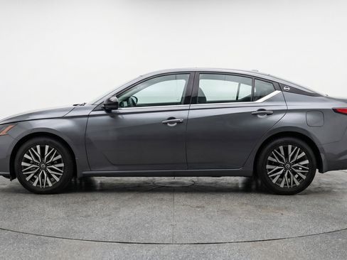 Used 2025 Nissan Altima 2.5 SV FWD image 5