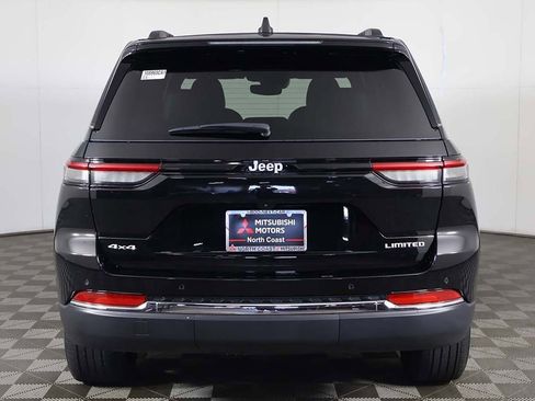 Used 2024 Jeep Grand Cherokee Limited image 13
