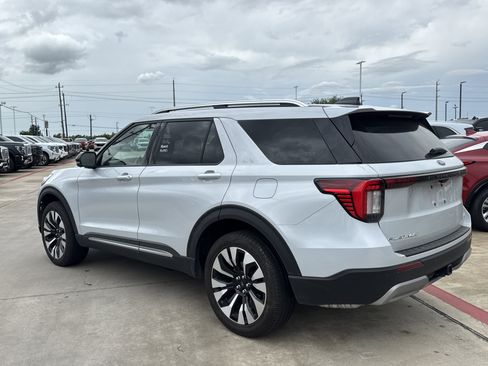 Used 2026 Ford Explorer Platinum w/ LUX Leather Package AWD/4WD image 2