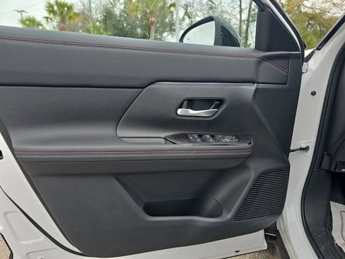 New 2026 Nissan Kicks SR w/ SR Premium Package FWD image 12