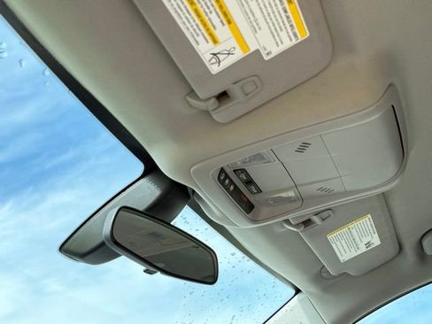 Used 2019 Chevrolet Equinox LS image 24