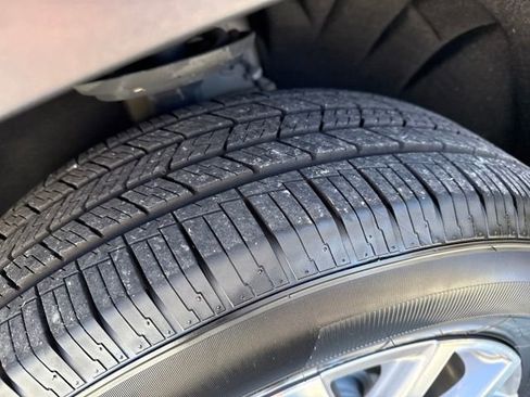 Used 2021 GMC Acadia SLT image 26