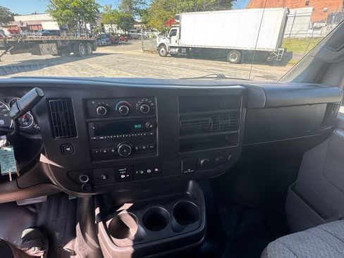 Used 2018 GMC Savana 2500 w/ Driver Convenience Package RWD image 7