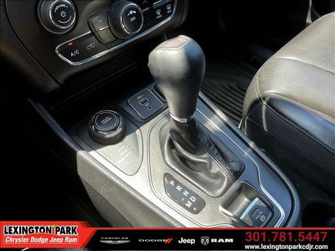 Used 2020 Jeep Cherokee Latitude w/ Quick Order Package 26F North AWD/4WD image 15