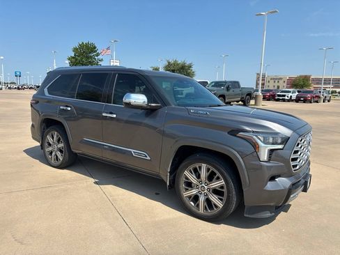 Used 2023 Toyota Sequoia Capstone AWD/4WD image 5