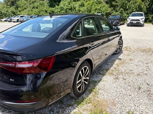 Used 2025 Volkswagen Jetta SE FWD image 8