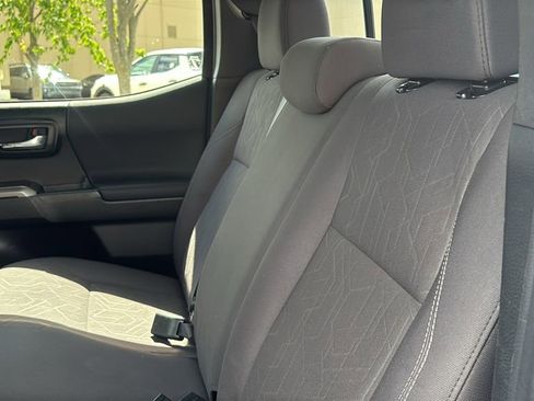 Used 2019 Toyota Tacoma TRD Off-Road w/ Technology Package AWD/4WD image 30