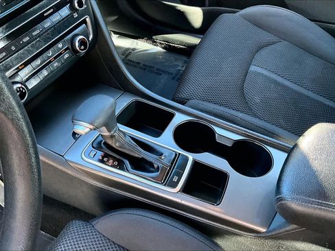 Used 2019 Kia Optima LX image 17