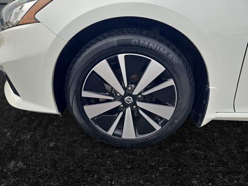 Used 2022 Nissan Altima 2.5 SV image 9