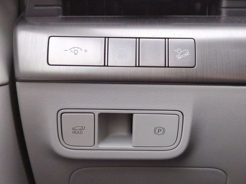 Used 2024 Hyundai Kona Limited image 25