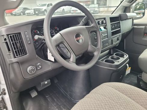 Used 2025 GMC Savana 2500 Extended w/ Driver Convenience Package RWD image 25