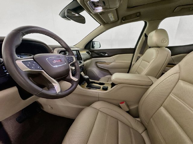 Used 2018 GMC Acadia Denali w/ Technology Package FWD image 19