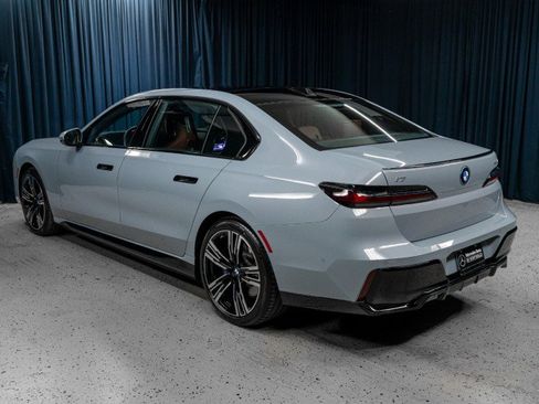 Used 2024 BMW i7 xDrive60 image 6