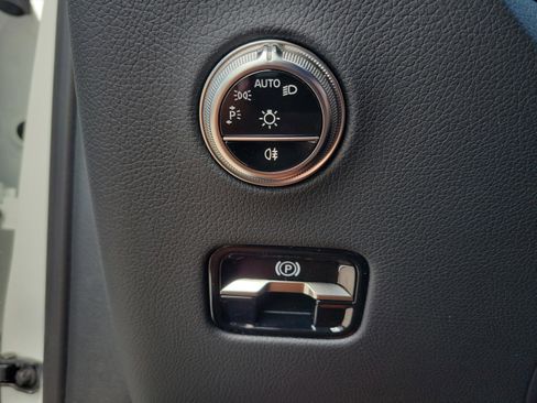 Used 2026 Mercedes-Benz GLC 300 image 18