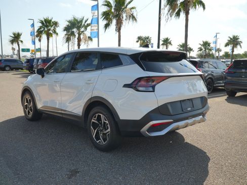 Used 2023 Kia Sportage LX FWD image 5