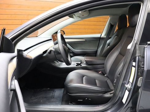 Used 2023 Tesla Model 3 Standard Range image 33