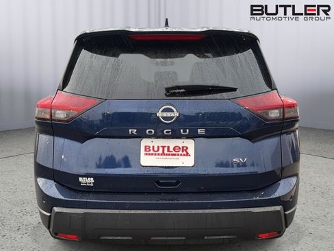 Used 2024 Nissan Rogue SV FWD image 5