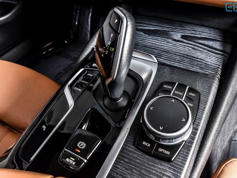 Used 2022 BMW 530i xDrive w/ Convenience Package image 28