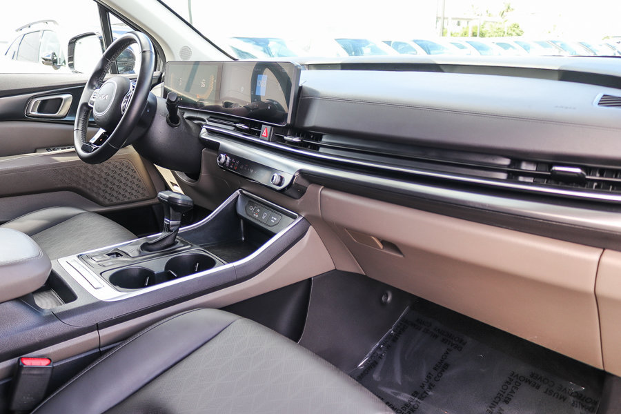 Certified 2026 Kia Carnival FWD image 16