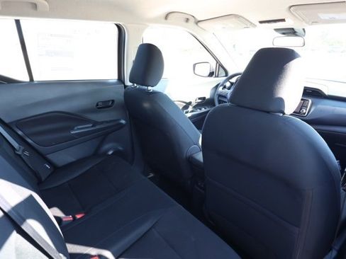 New 2025 Nissan Kicks Play S image 17