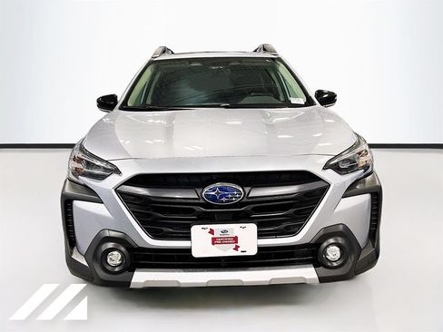 Certified 2025 Subaru Outback Limited AWD/4WD image 2