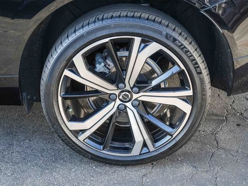 Used 2022 Volvo XC60 T8 R-Design w/ Advanced Package image 10