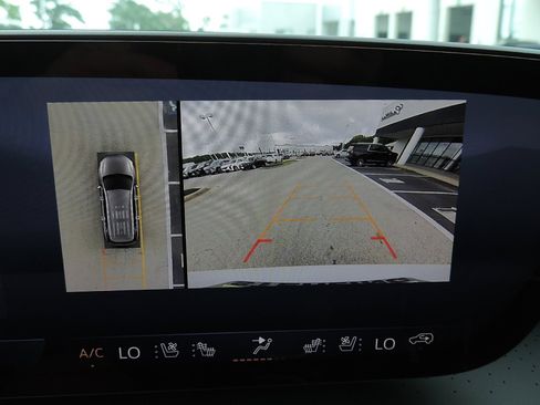 New 2026 Buick Enclave Avenir w/ Super Cruise Package FWD image 31