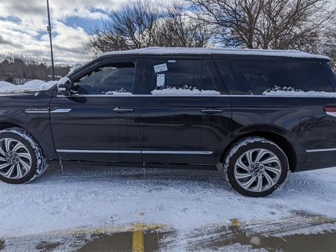 Used 2024 Lincoln Navigator L Reserve image 6