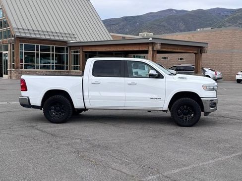 Used 2025 RAM 1500 Laramie AWD/4WD image 6