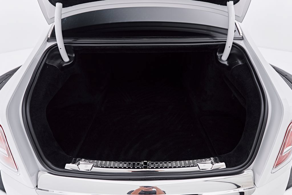Used 2021 Rolls-Royce Phantom Sedan RWD image 29