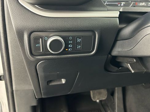 Used 2020 Ford Explorer XLT image 26