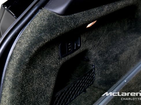 Used 2023 Bentley Bentayga Extended Wheelbase AWD/4WD image 23