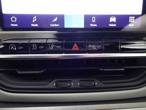 Used 2025 Jeep Compass Limited w/ Elite Group image 18