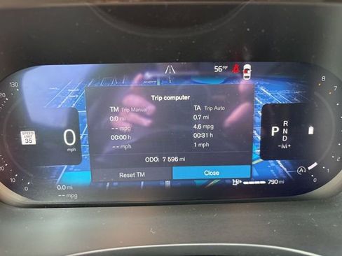 Used 2025 Volvo XC60 B5 Plus image 27