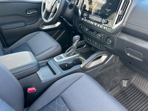 New 2026 Nissan Frontier SV AWD/4WD image 18