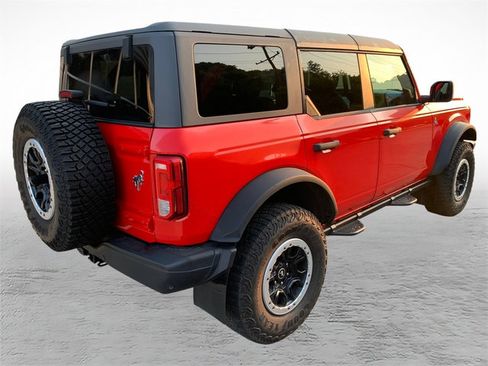 Used 2024 Ford Bronco Black Diamond w/ Sasquatch Package AWD/4WD image 2