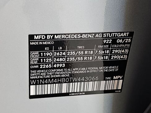 Used 2026 Mercedes-Benz GLB 250 4MATIC image 38