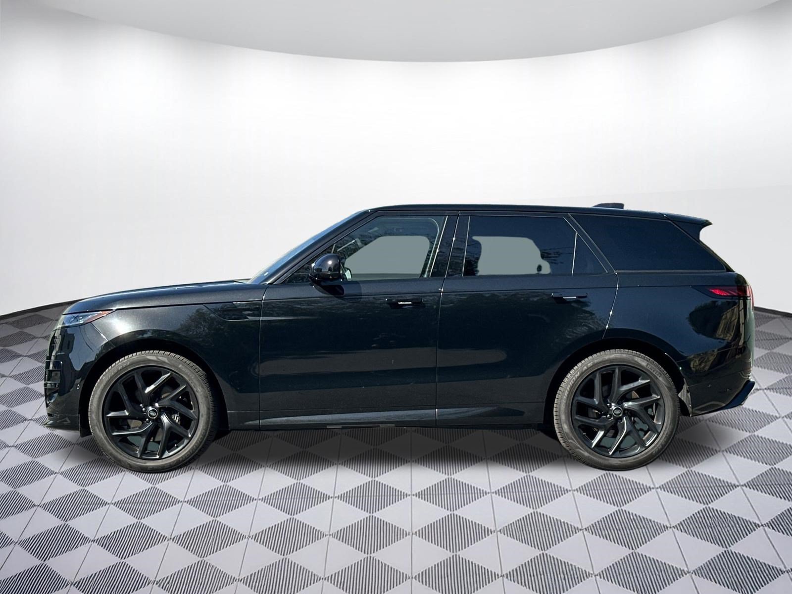 Used 2023 Land Rover Range Rover Sport SE Dynamic AWD/4WD image 2