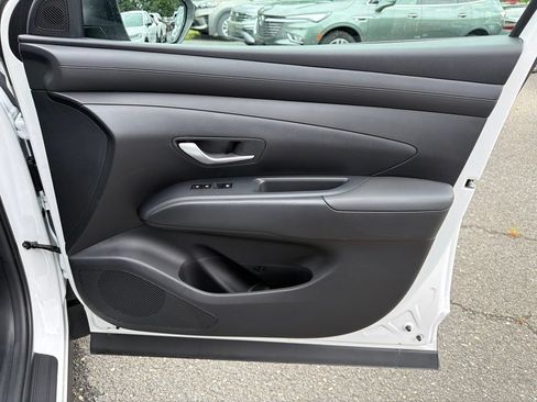 Certified 2025 Hyundai Tucson SE AWD/4WD image 10