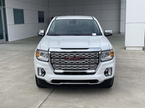 Used 2022 GMC Canyon Denali image 3