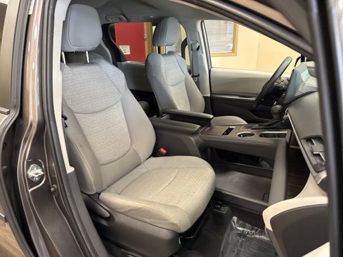 Used 2023 Toyota Sienna LE FWD image 17