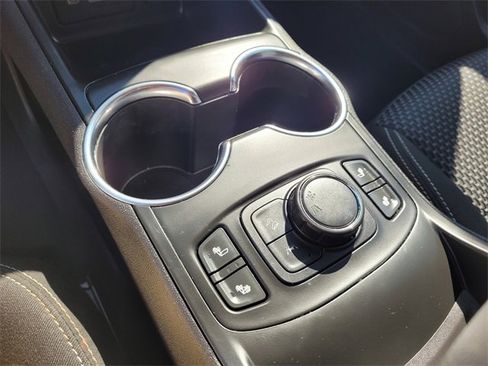 Used 2022 GMC Terrain SLE w/ Driver Convenience Package image 22