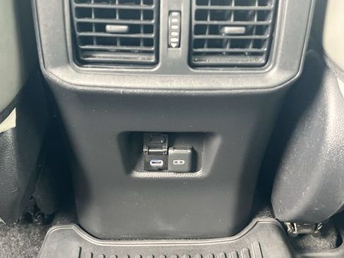 Used 2022 Toyota RAV4 XLE FWD image 36